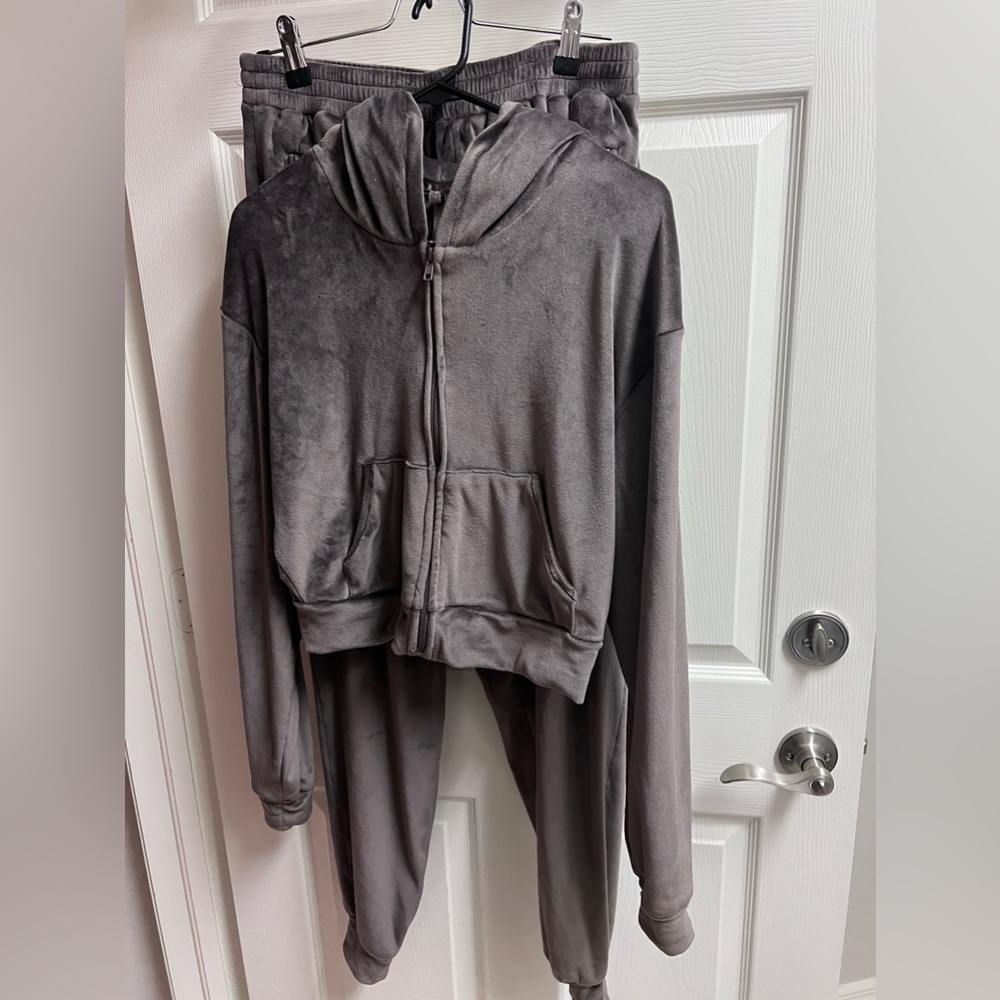 Skims velvet sweatsuit
